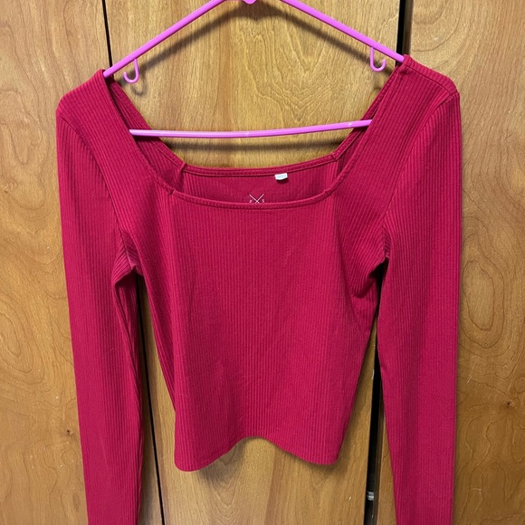 Mixed brands 2 are American Eagle Outfitters Top - Picture 2 of 14